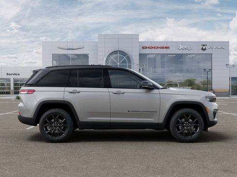 New 2025 Jeep Grand Cherokee Limited image 21