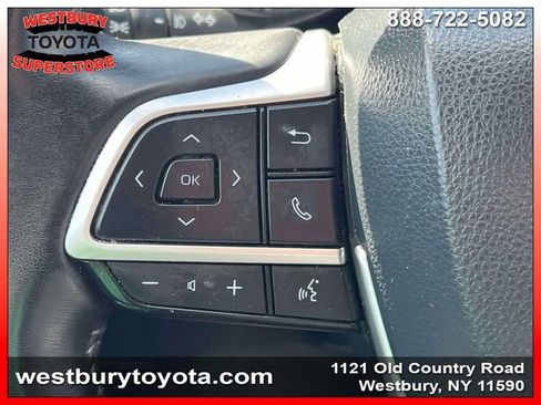 Used 2024 Toyota Highlander XLE image 25