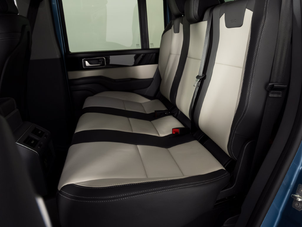 Used 2025 INEOS Grenadier Quartermaster AWD/4WD image 36