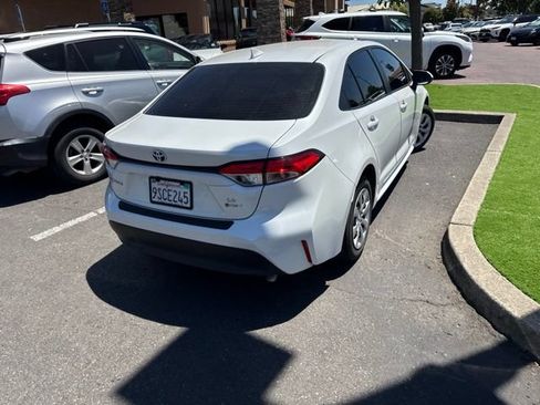 Used 2025 Toyota Corolla LE w/ Convenience Package FWD image 39