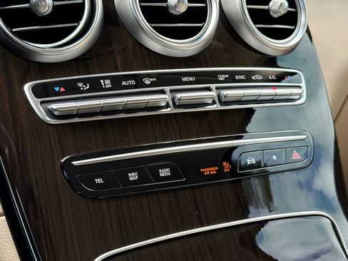 Used 2021 Mercedes-Benz GLC 300 4MATIC image 27