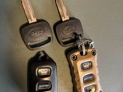 Used 2001 Toyota 4Runner SR5 AWD/4WD image 96