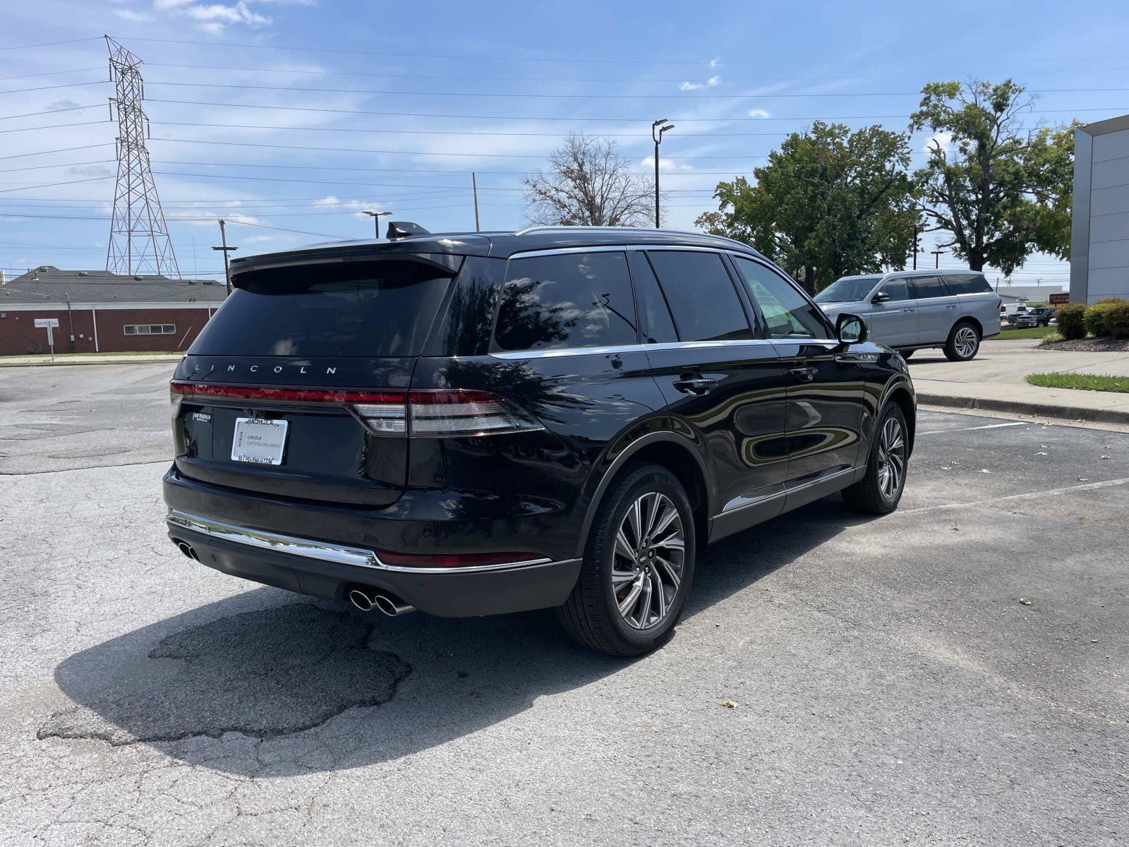 Certified 2026 Lincoln Aviator AWD image 3