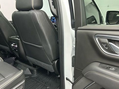 Used 2021 GMC Yukon SLT w/ SLT Premium Package image 36