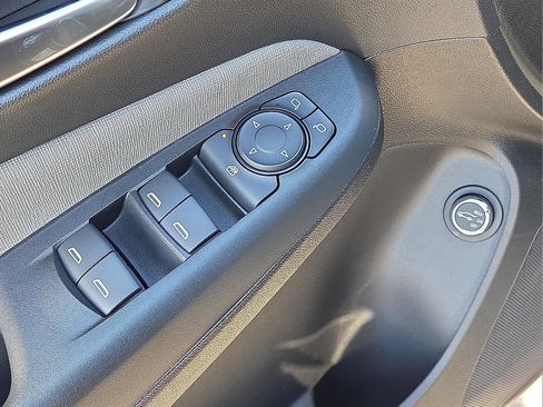 New 2026 Buick Envista Avenir FWD image 13