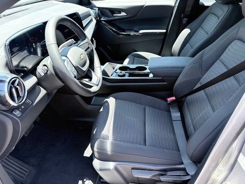 New 2026 Chevrolet Equinox LT w/ Safety and Technology Package FWD image 8