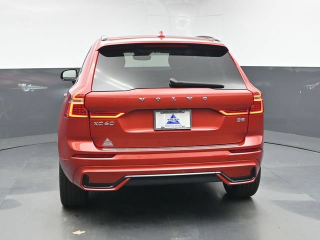 Used 2023 Volvo XC60 B5 Ultimate w/ Climate Package FWD image 7
