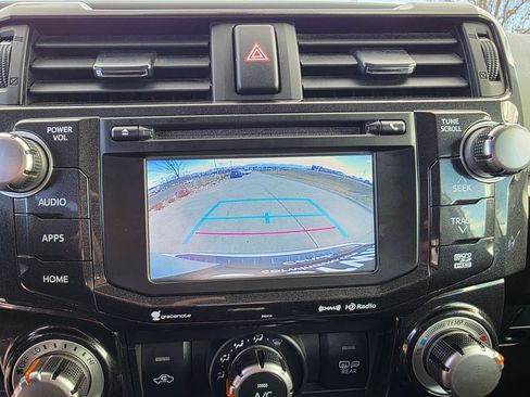 Used 2018 Toyota 4Runner TRD Off-Road image 20