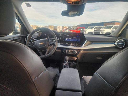 Used 2025 Chevrolet Trax LT image 12