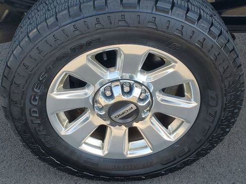Certified 2022 Ford F350 Platinum AWD/4WD image 5
