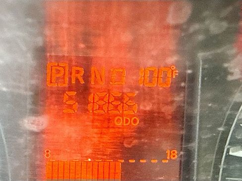 Used 2020 Nissan NV 2500 SV image 3