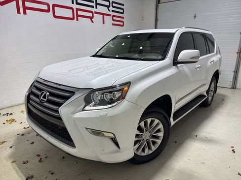 Used 2015 Lexus GX 460 image 2