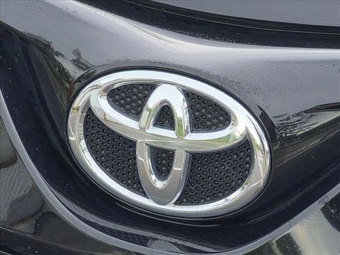 Used 2016 Toyota RAV4 LE AWD/4WD image 13