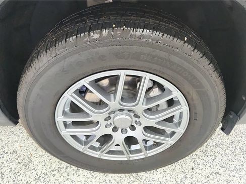 Used 2026 Chevrolet Equinox LT FWD image 13