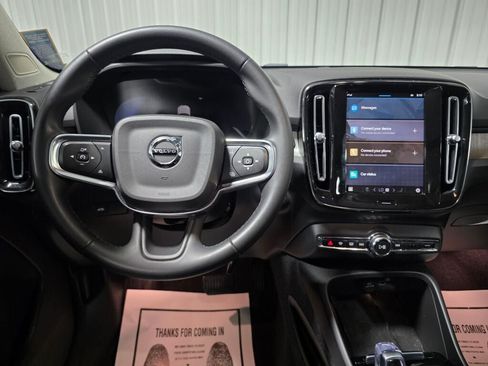 Used 2023 Volvo XC40 B5 Plus AWD/4WD image 8
