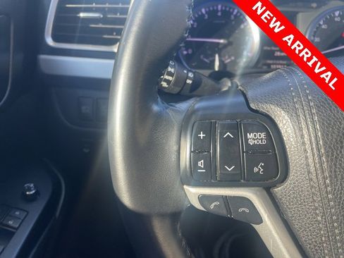 Used 2018 Toyota Highlander XLE w/ Protection Package #3 image 11