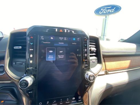 Used 2024 RAM 3500 Limited AWD/4WD image 34