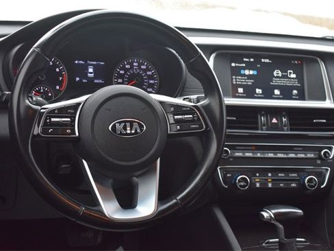 Used 2019 Kia Optima EX image 17