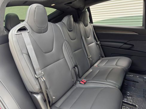 Used 2023 Tesla Model X AWD/4WD image 41
