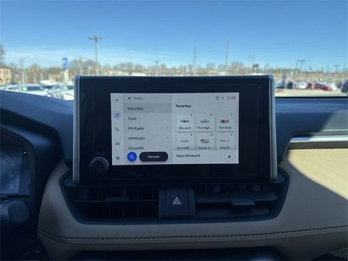 Used 2024 Toyota RAV4 XLE w/ Convenience Package image 18