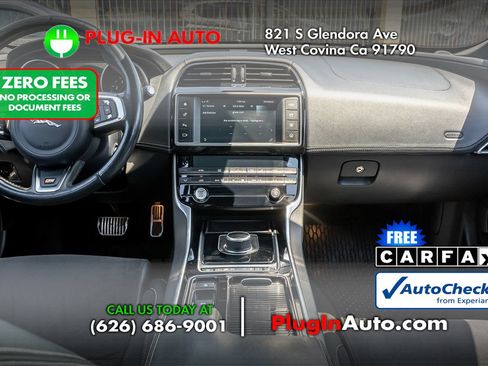 Used 2018 Jaguar XE S RWD image 15