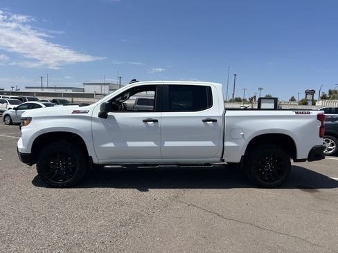Used 2024 Chevrolet Silverado 1500 Custom Trail Boss AWD/4WD image 2