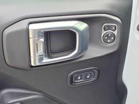 Used 2021 Jeep Gladiator Sport image 33