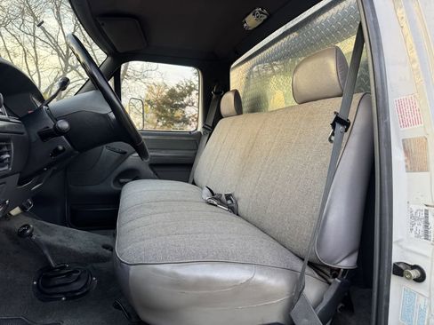 Used 1993 Ford F450 2WD Regular Cab Super Duty image 13