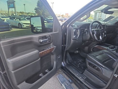 Used 2020 GMC Sierra 2500 Denali w/ Denali Ultimate Package image 8