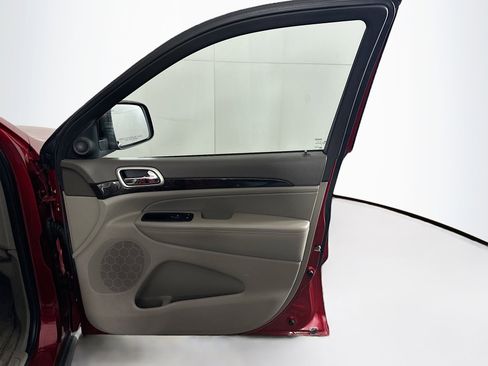 Used 2011 Jeep Grand Cherokee Laredo image 29