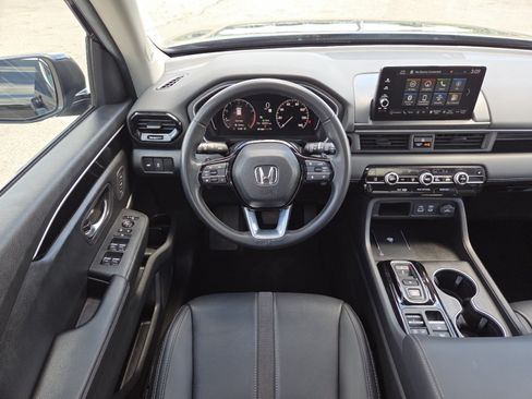 Used 2025 Honda Pilot Touring image 26