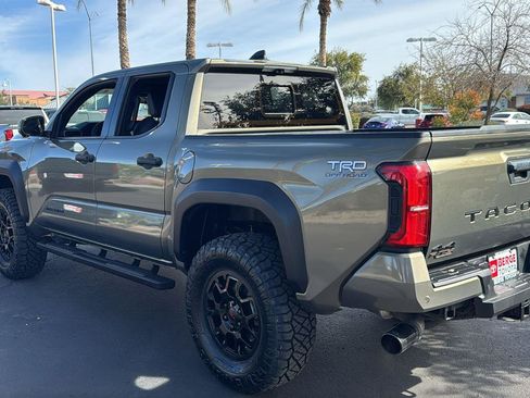 Used 2024 Toyota Tacoma TRD Off-Road w/ TRD Off Road Premium Package image 5