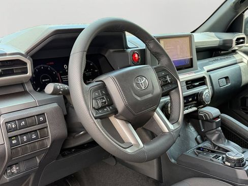 Used 2026 Toyota Tacoma TRD Off-Road AWD/4WD image 18