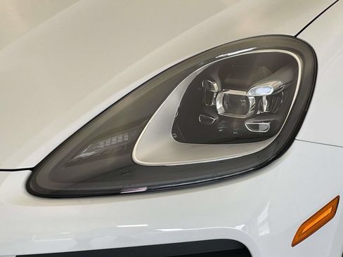 Certified 2023 Porsche Cayenne AWD/4WD image 15