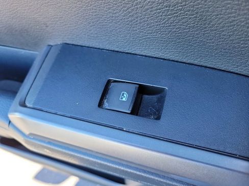 Used 2017 Toyota Tacoma TRD Sport image 17