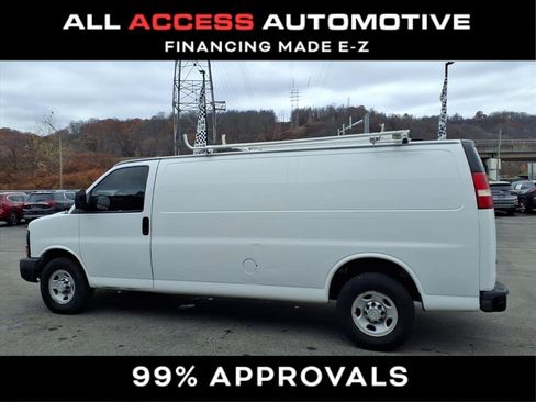 Used 2013 Chevrolet Express 3500 Extended image 3