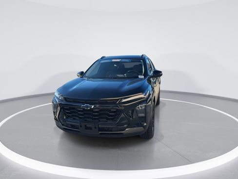 Certified 2025 Chevrolet Trax ACTIV w/ Sunroof Package image 3