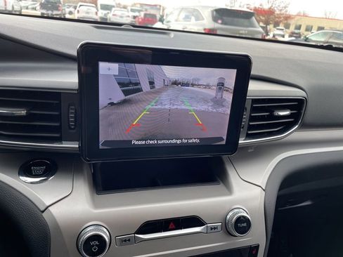 Used 2022 Ford Explorer XLT w/ Equipment Group 202A image 21