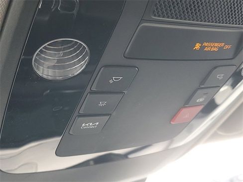 Certified 2023 Kia Carnival EX image 32