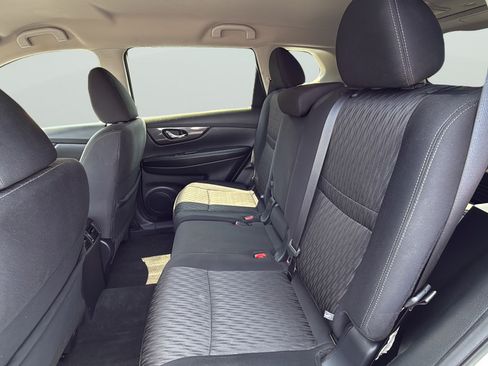 Used 2020 Nissan Rogue SV FWD image 23