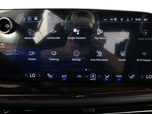 New 2026 Chevrolet Traverse Z71 w/ Enhanced Driving Package AWD/4WD image 6