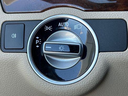 Used 2012 Mercedes-Benz E 350 Cabriolet image 30