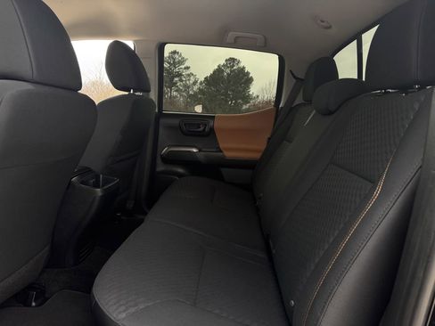 Used 2020 Toyota Tacoma SR5 image 25