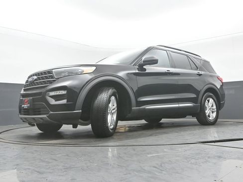 Used 2020 Ford Explorer XLT w/ Equipment Group 202A RWD image 30