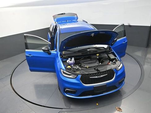 New 2026 Chrysler Pacifica Select image 30