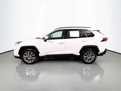 Certified 2020 Toyota RAV4 XLE Premium FWD image 4