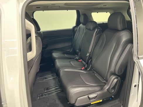 New 2026 Kia Carnival SX image 25