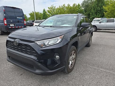 Used 2021 Toyota RAV4 XLE FWD image 3