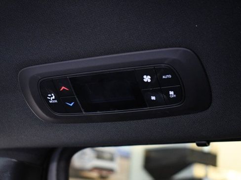 Used 2022 Chrysler Pacifica Touring-L w/ S Appearance Package FWD image 23