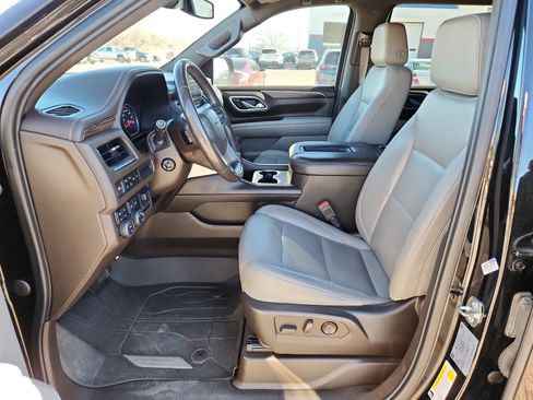 Used 2021 Chevrolet Tahoe Z71 w/ Z71 Off-Road Package image 11